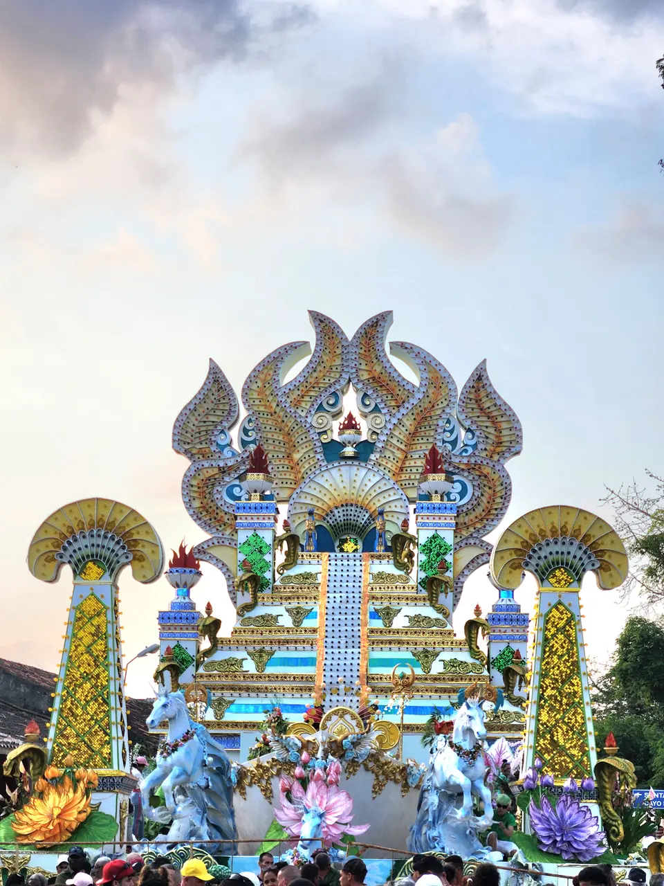 The float “La leyenda de Niryland” of the San José neighbourhood (the Toads) at the 2025 Parranda in Camajuaní, Villa Clara